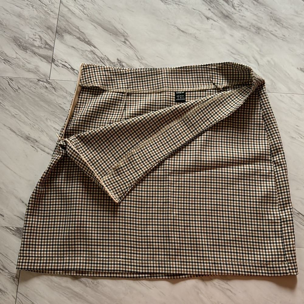 Plaid Skirt - Picture 2 of 5